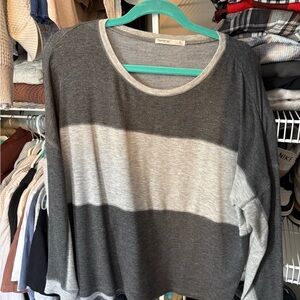 Tresics Heather Gray Long Sleeve Top